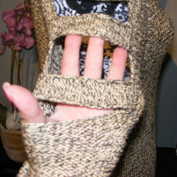 Cold Shoulder Sweater Top Razzle Dazzle - Picture 5 of 8